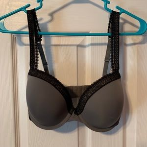 NWOT Aerie 32DDD grey with black lace bra